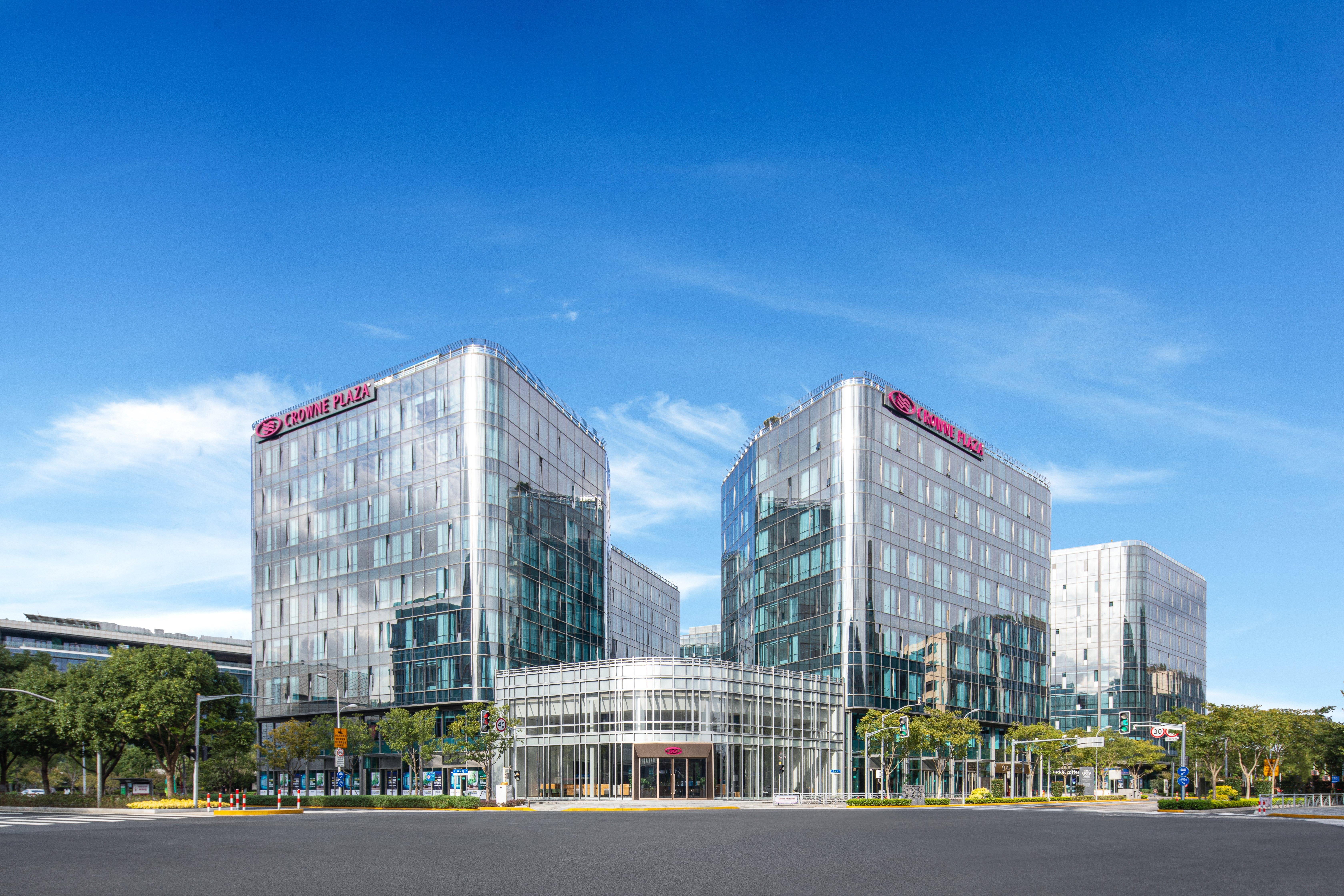 Crowne Plaza Shanghai Hongqiao By Ihg Hotel Exterior photo