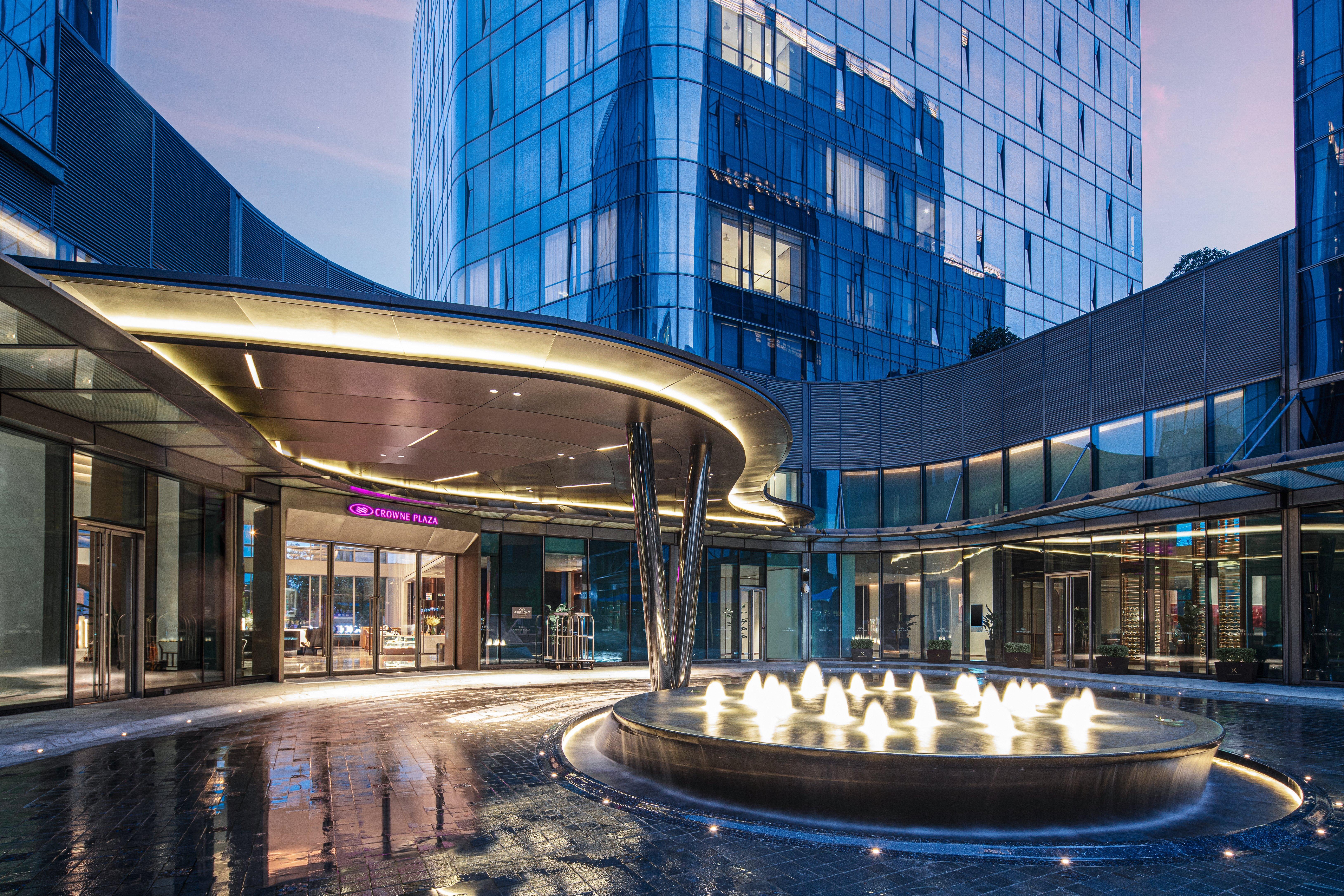 Crowne Plaza Shanghai Hongqiao By Ihg Hotel Exterior photo